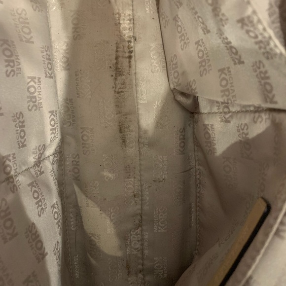 Michael Kors Jet Set Shoulder Tote - Picture 6 of 10